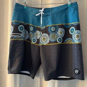 Men’s HT Board Shorts. Size 33. Gray, teal, black and yellow.